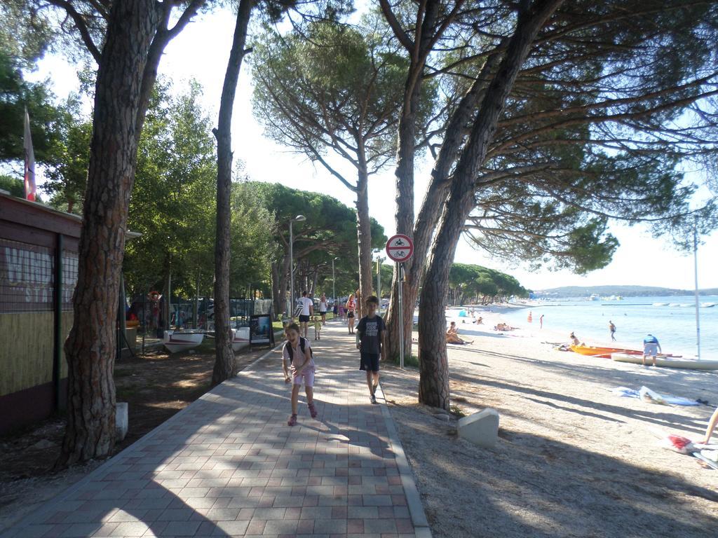 Apartment Jana Štinjan Δωμάτιο φωτογραφία
